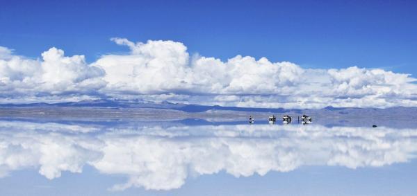 سیاره سفید: سفری زمین شناختی و فرهنگی به سپیدترین مناظر طبیعی جهان سیاره سفید: سفری زمین شناختی و فرهنگی به سپیدترین مناظر طبیعی جهان