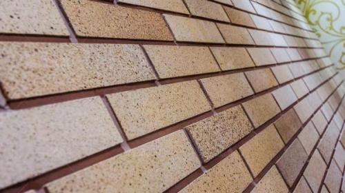 آجر نما نسوز چیست؟ انواع، مزایا، معایب و کاربرد آن آجر نما نسوز چیست؟ انواع، مزایا، معایب و کاربرد آن