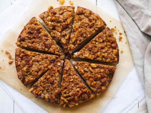 طرز تهیه کیک کرامبل گردویی کافی شاپی ، چطور کرامبل بدون فر درست کنم؟ طرز تهیه کیک کرامبل گردویی کافی شاپی ، چطور کرامبل بدون فر درست کنم؟